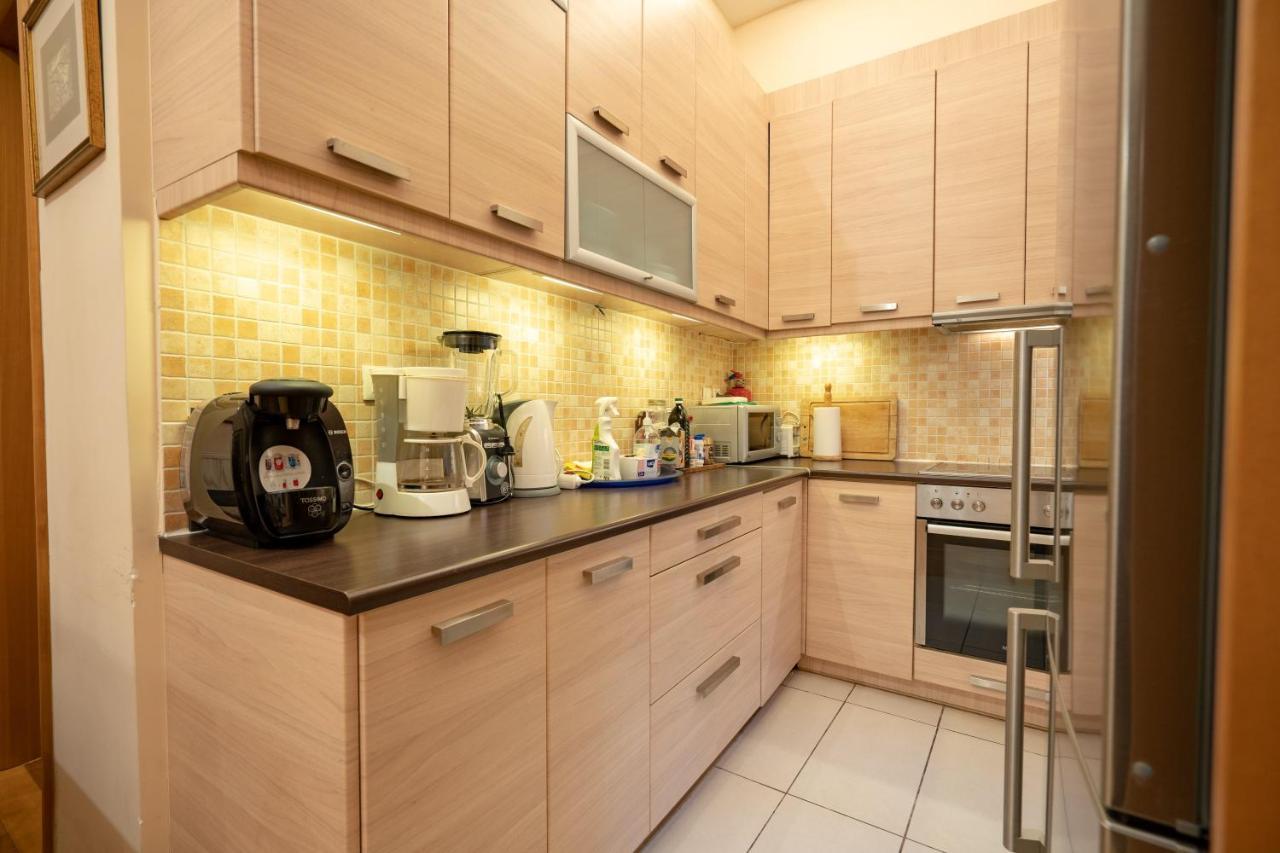 Acropolis Metro St.3 Bedrοοms 6 Persons Maisonette Athens Luaran gambar