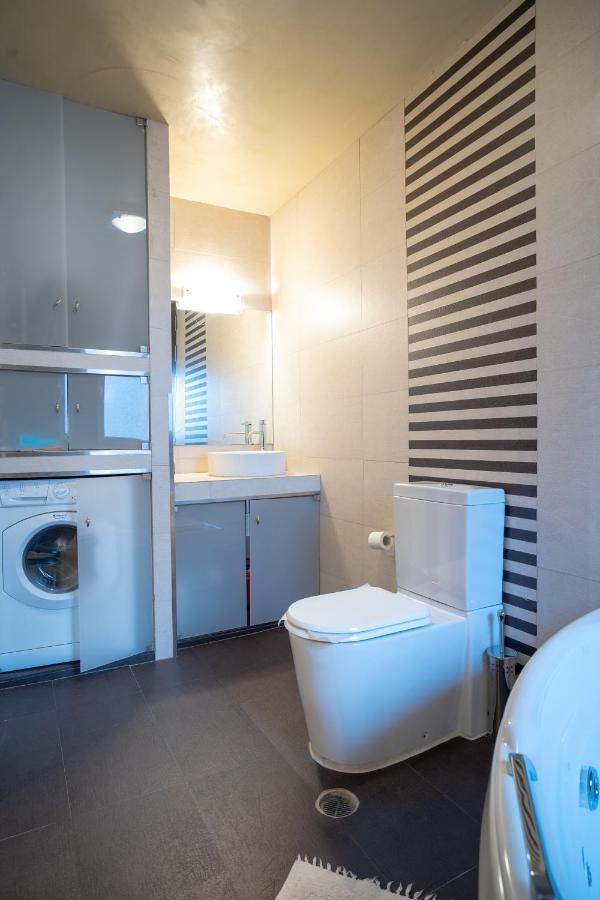 Acropolis Metro St.3 Bedrοοms 6 Persons Maisonette Athens Luaran gambar