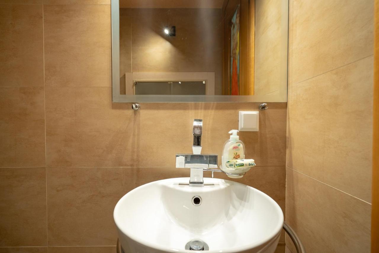 Acropolis Metro St.3 Bedrοοms 6 Persons Maisonette Athens Luaran gambar