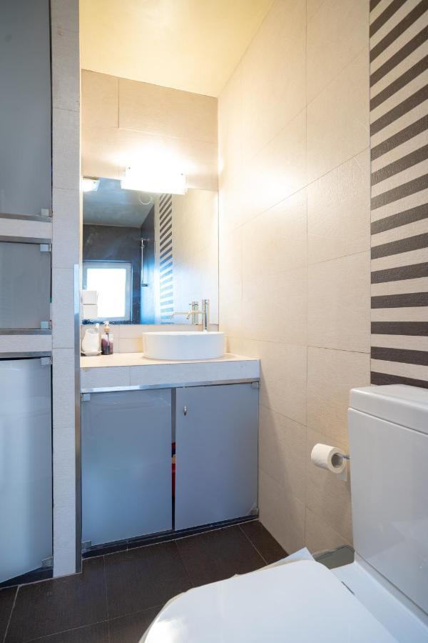 Acropolis Metro St.3 Bedrοοms 6 Persons Maisonette Athens Luaran gambar